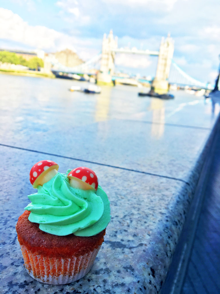 afternoon-tea-london-cupcake-vor-tower-bridge