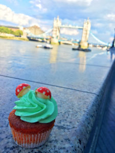 afternoon-tea-london-cupcake-vor-tower-bridge