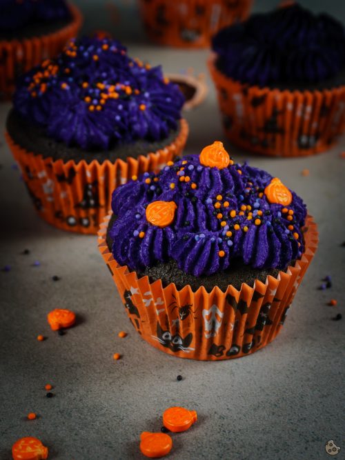 Frischkäse Kirsch Cupcakes für Halloween von Keksstaub