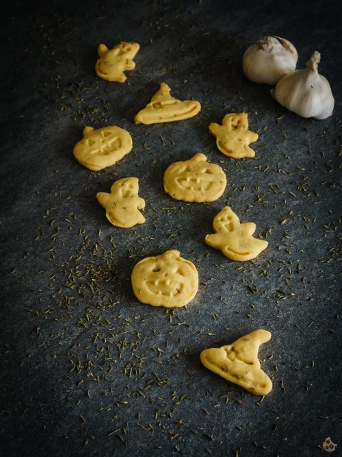 Herzhafte Käse Knoblauch Kekse zu Halloween von Keksstaub